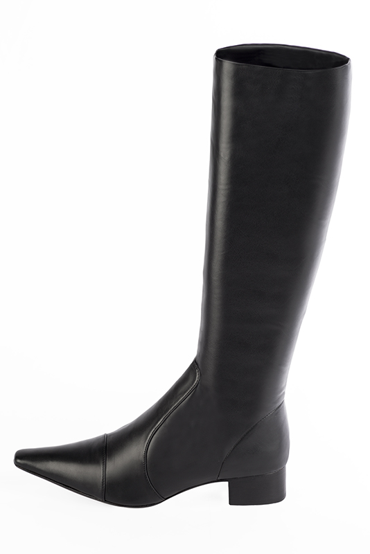 Satin black women's feminine knee-high boots. Tapered toe. Low leather soles. Made to measure. Profile view - Florence KOOIJMAN